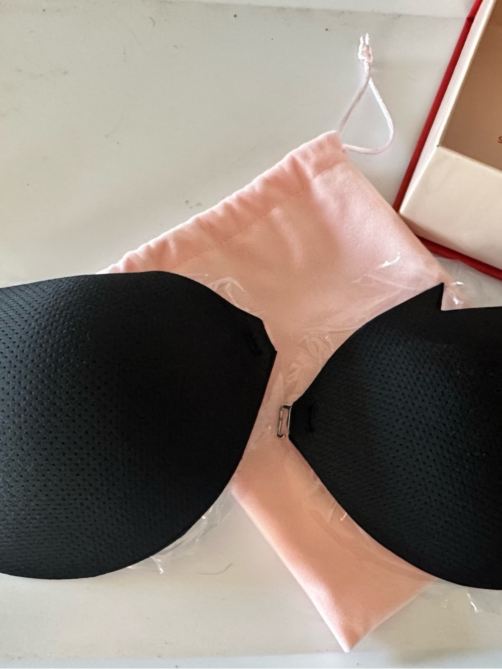 Rosefly Adhesive Bra Sticky Bra Black Wings Size B Box &Pouch silicone Strapless